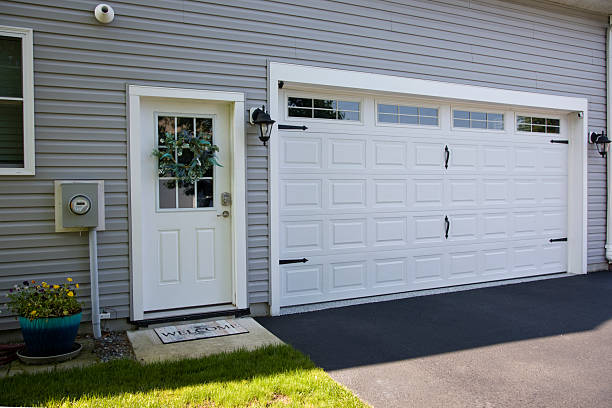 24/7 Emergency Garage Door Panel Replacement experts in Manchester, MO